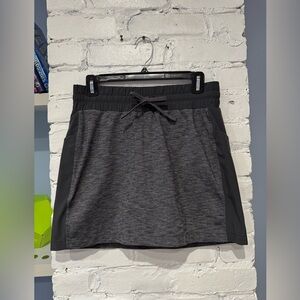 Athleta - ‎ EXCURSION HYBRID SKORT
